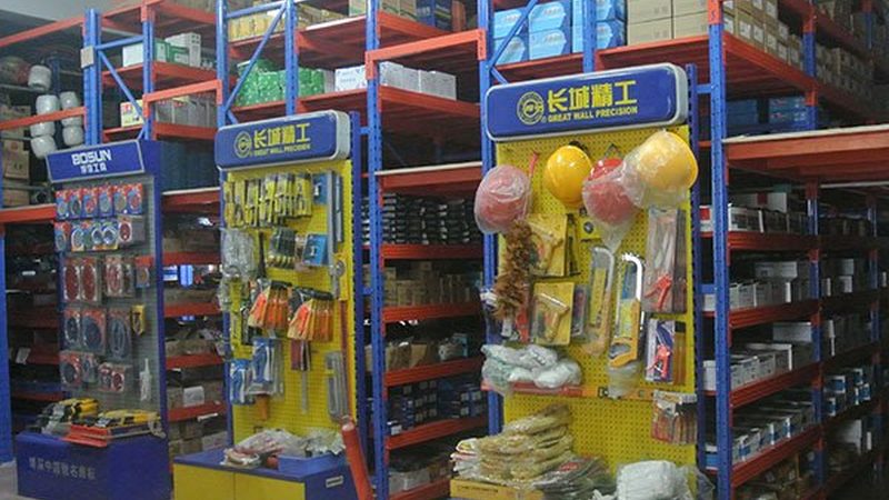 以下是一些具有较高性价比的汽车大灯品牌：